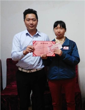 漆強(qiáng)化工12月工廠(chǎng)優(yōu)秀員工二等獎(jiǎng)李敏華.jpg