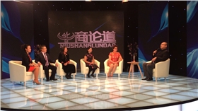 漆強(qiáng)化工總經(jīng)理張文與各位專(zhuān)家 節(jié)目錄制現(xiàn)場(chǎng).jpg