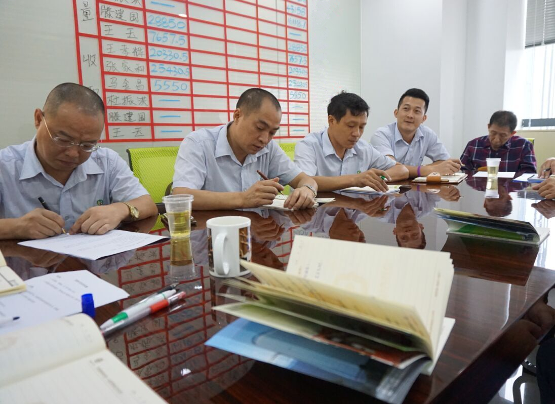 漆強(qiáng)家具漆營銷技巧會.jpg 漆強(qiáng)家具漆營銷技巧會.jpg