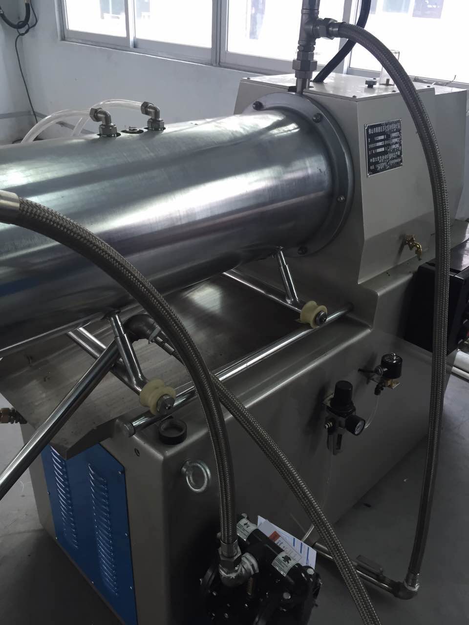 漆強化工廠車間設(shè)備