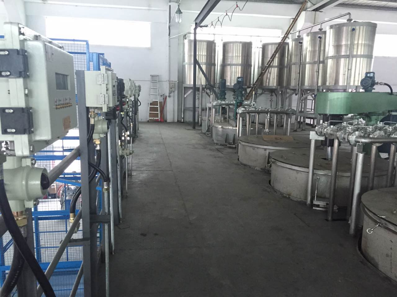 漆強化工廠車間設(shè)備3