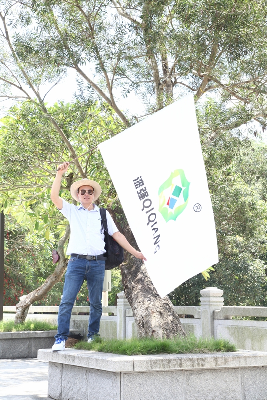 漆強化工工作人員.jpg 漆強化工工作人員.jpg