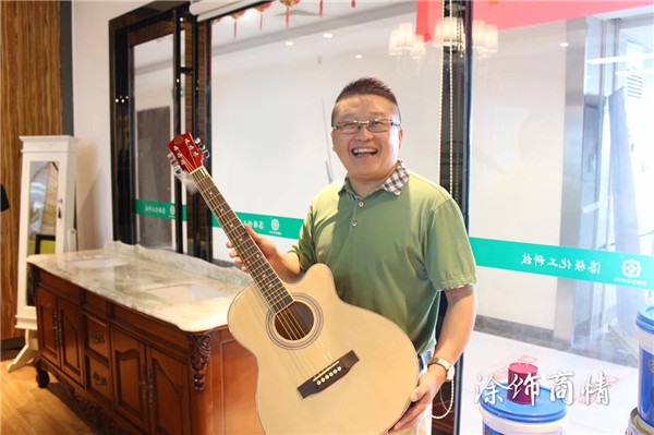 漆強(qiáng)家具漆光彩照人,記者看了都說(shuō)好 (8).jpg 漆強(qiáng)家具漆光彩照人,記者看了都說(shuō)好 (8).jpg